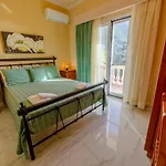 Seafront With Panoramic Rooftop Terrace *