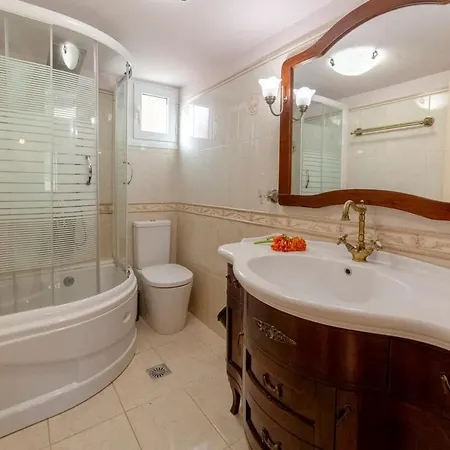 דירה Seafront With Panoramic Rooftop Terrace *