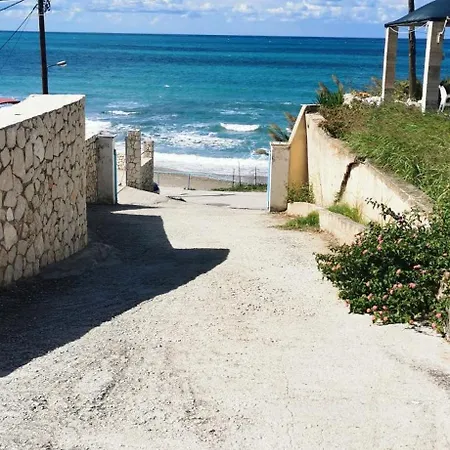 Seafront With Panoramic Rooftop Terrace דירה *