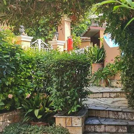 Seafront With Panoramic Rooftop Terrace Apartment