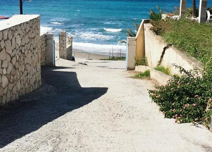 Seafront With Panoramic Rooftop Terrace Apartment *
