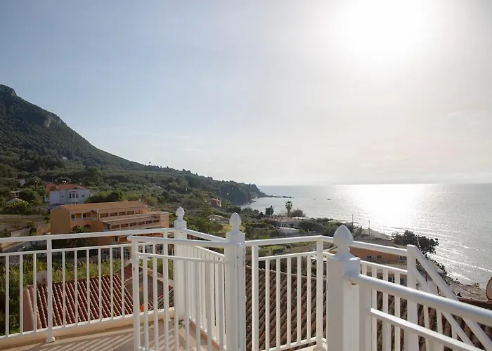 Seafront With Panoramic Rooftop Terrace