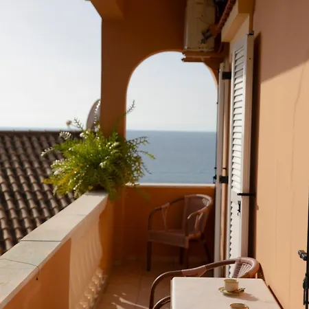 Seafront With Panoramic Rooftop Terrace Apartamento Paramonas (Corfu)