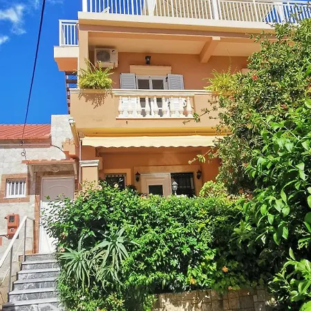 Seafront With Panoramic Rooftop Terrace *