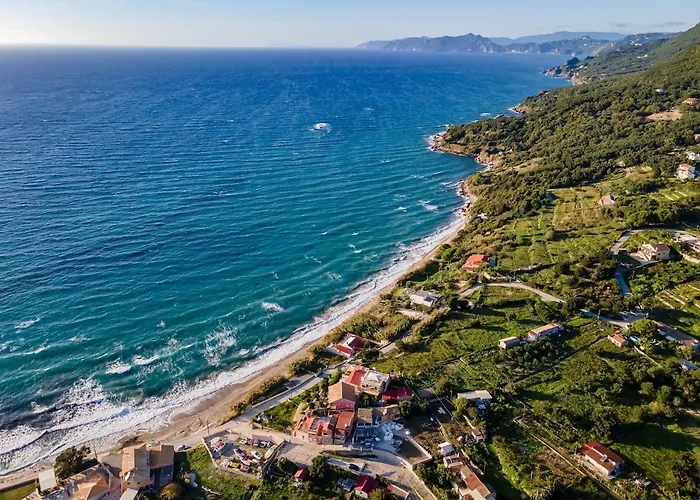 Seafront With Panoramic Rooftop Terrace