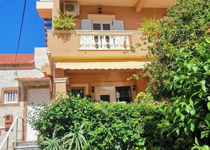 Seafront With Panoramic Rooftop Terrace *